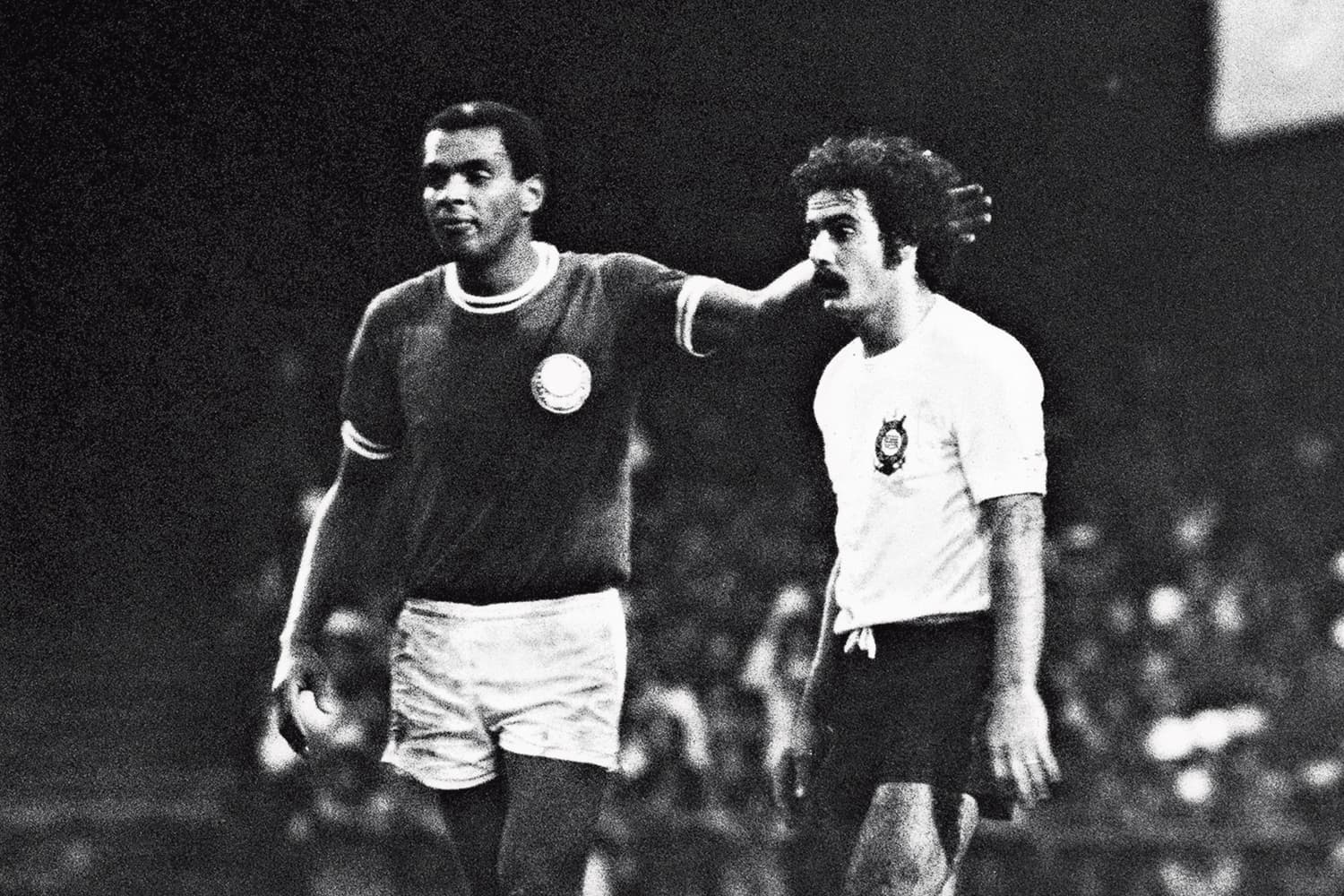 Há 50 anos, ídolo Rivellino deixou o Corinthians pela porta de trás