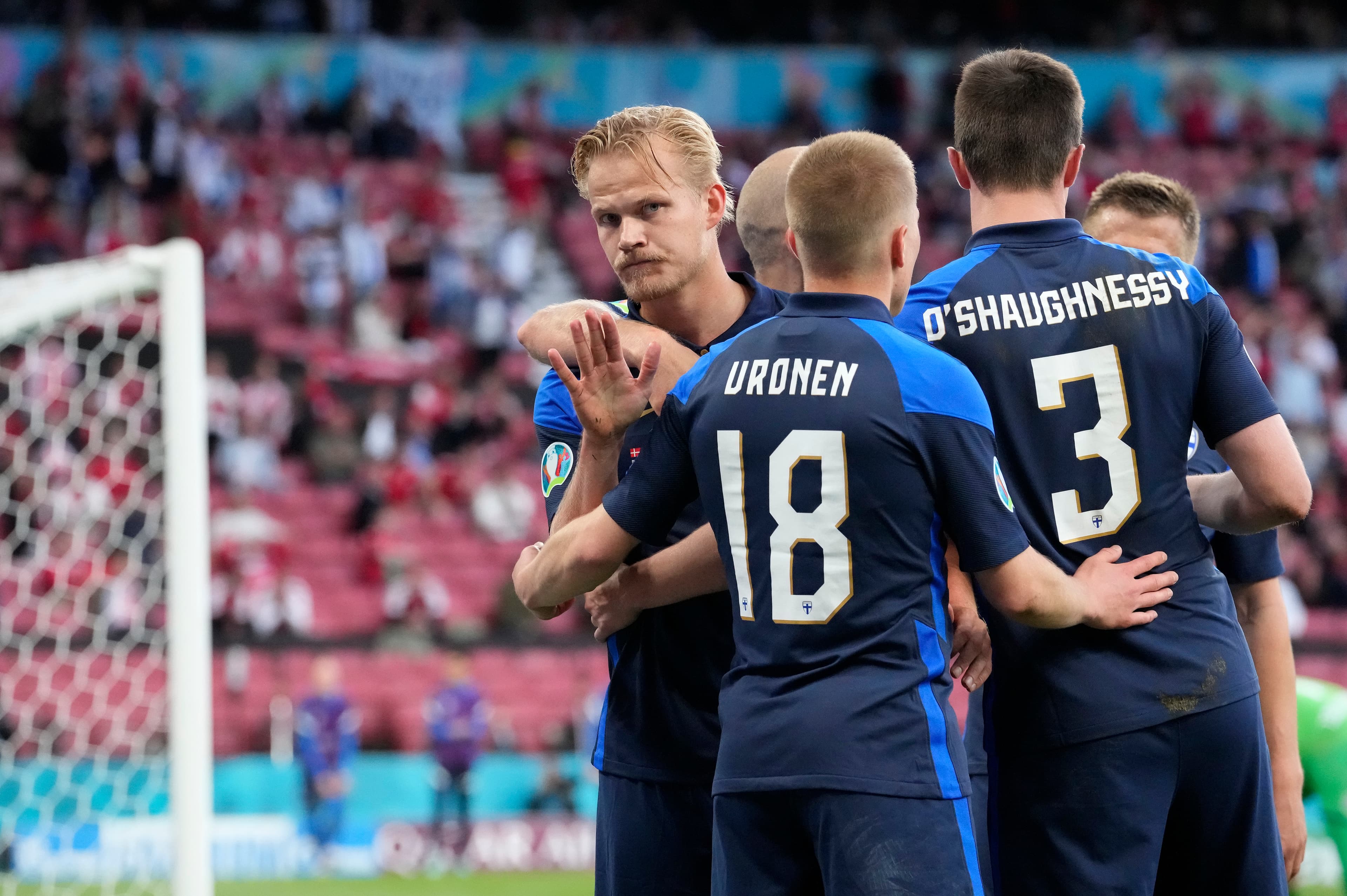 Joel Pohjanpalo celebrou seu gol discretamente