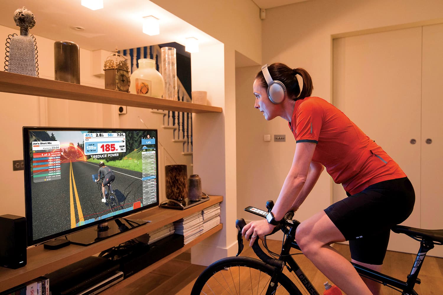 CICLISMO - Em casa: plataforma reproduz dificuldades do percurso.
