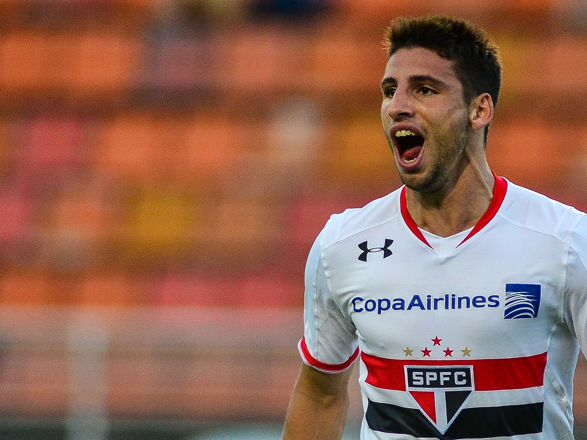 Calleri comemora seu gol na partida entre São Paulo e Água Santa, válida pela 2ª rodada do Campeonato Paulista de Futebol 2016