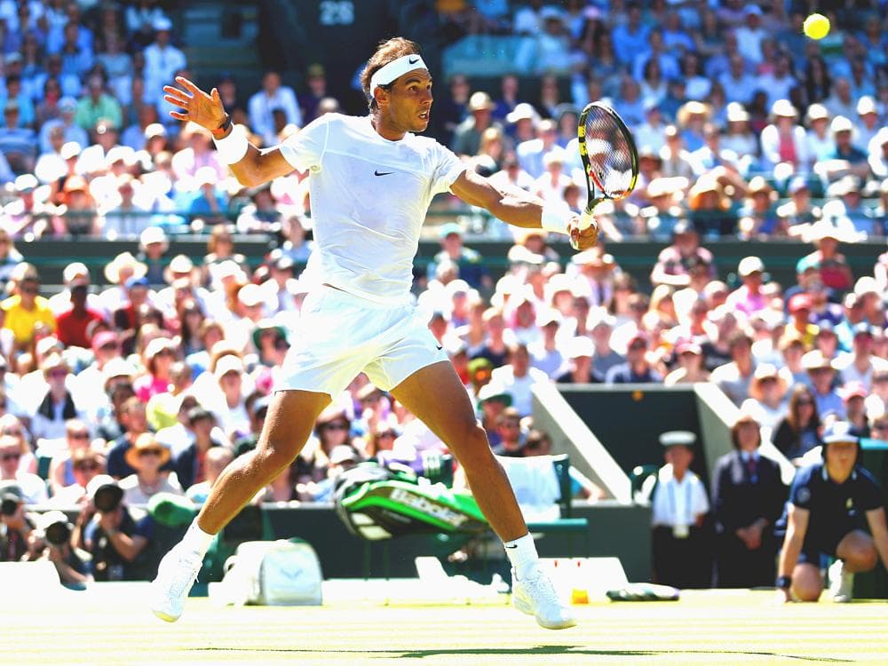 Rafael Nadal durante vitória sobre Thomaz Bellucci na estreia do Wimbledon 2015