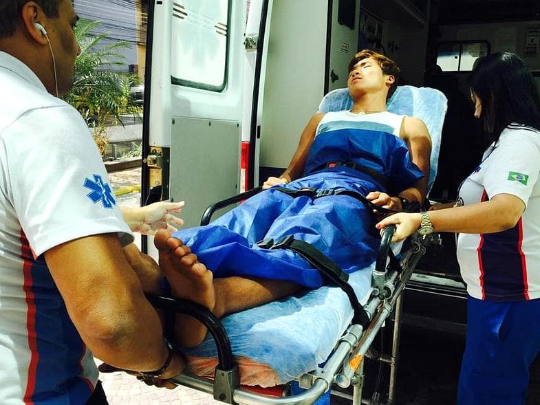 Treinador divulgou imagem do sul-coreano Wonwoo Cho sendo levado ao Hospital Samaritano do Rio