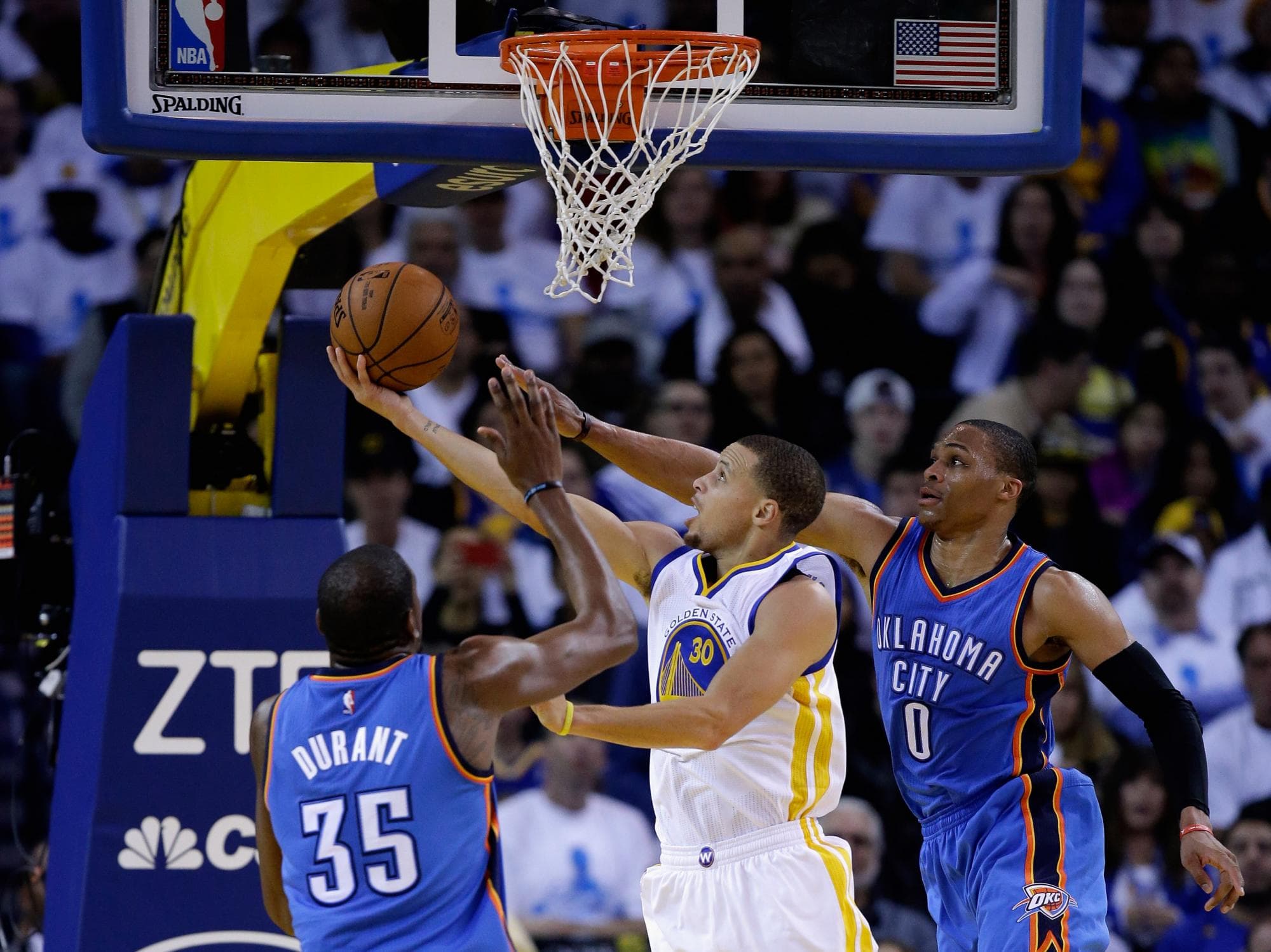 Stephen Curry vence duelo contra Kevin Durant e Golden State Warriors bate mais um recorde na NBA