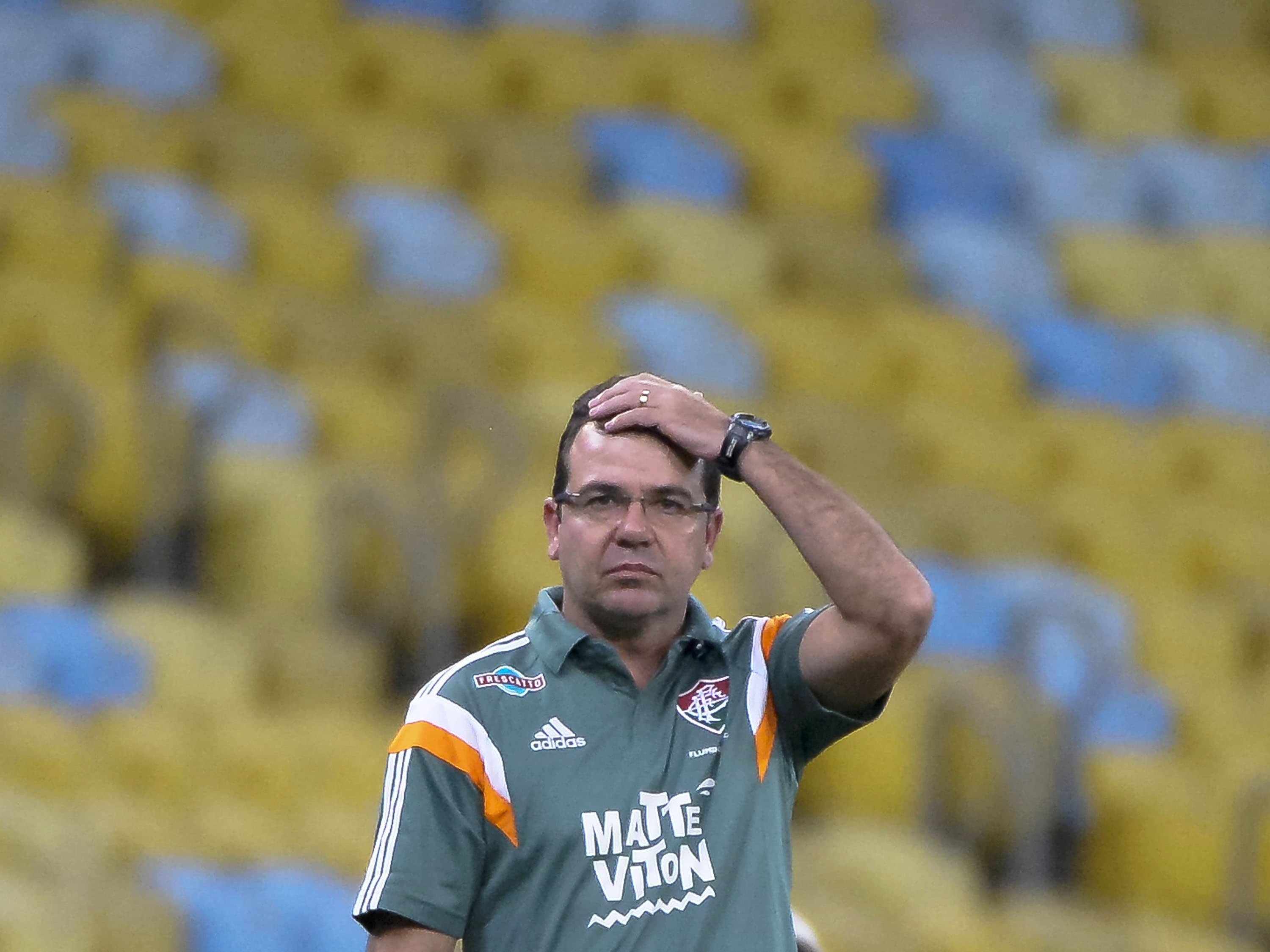 Fluminense anuncia a demissão de Enderson Moreira após goleada no Maracanã