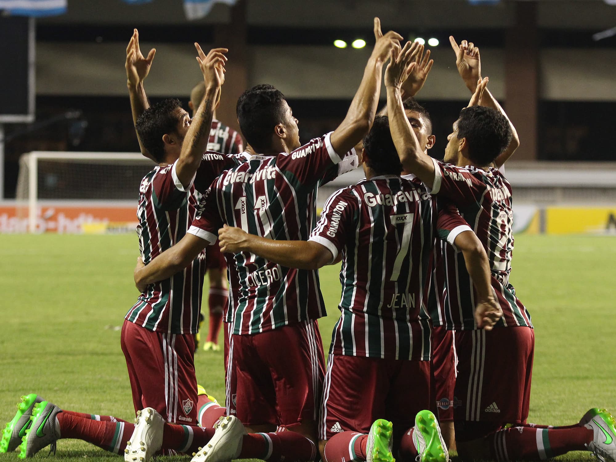 Comemoração de gol do Fluminense, marcado por Cócero durante partida entre Paysandu PA x Fluminense RJ, válido pela Copa do Brasil, realizado no Estádio Edgar Proença (Mangueirão) na noite desta quarta-feira (26) em Belém