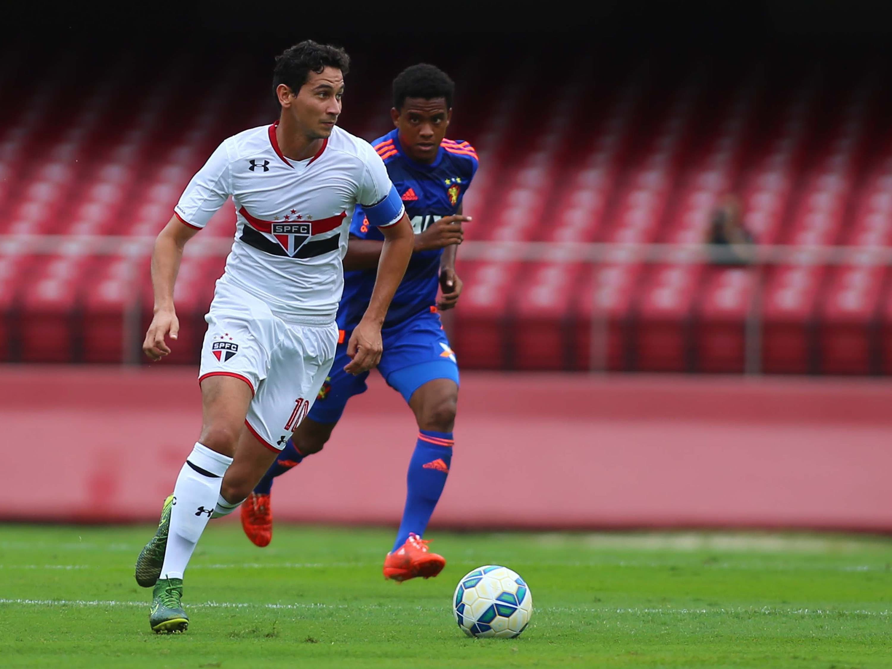 O jogador Paulo Henrique Ganso do São Paulo durante partida contra Sport válido pela 33ª rodada do Campeonato Brasileiro