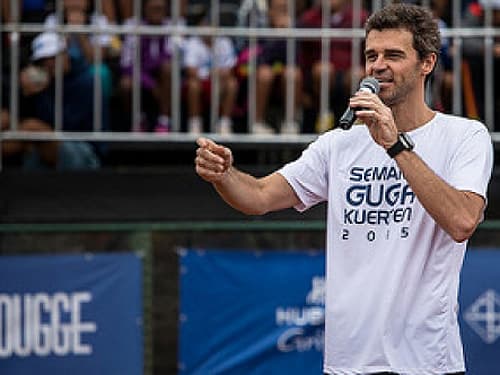 O Comitê Paralímpico Brasileiro (CPB) apresentou neste domingo, 11, em Florianópolis, o ex-tenista Gustavo Kuerten como novo Embaixador Paralímpico