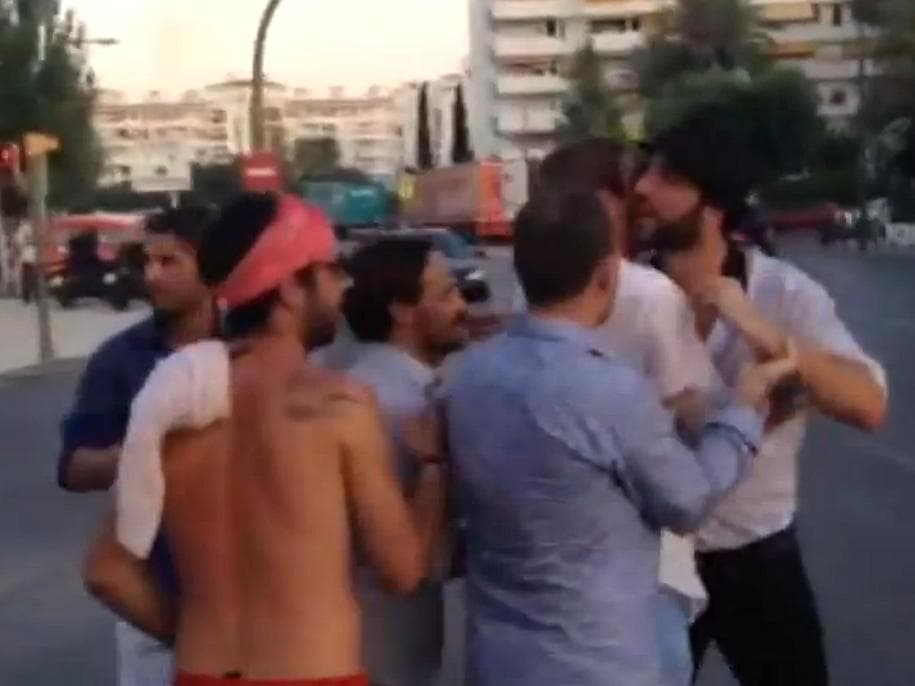 Atacante argentino Gonzalo Higuaín se irritou com a provocação de um torcedor em Ibiza