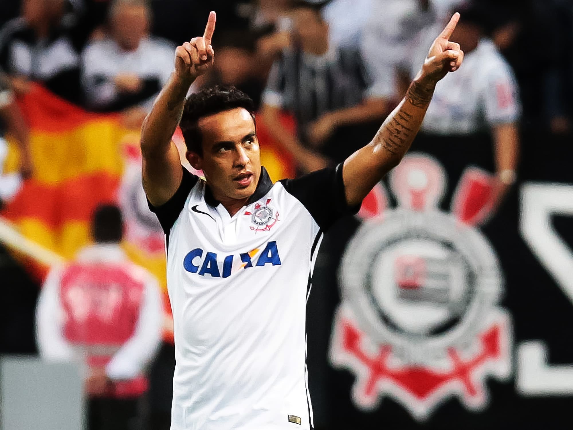 O jogador Jadson do Corinthians comemora gol durante a partida entre Corinthians SP e Coritiba PR válida pela Série A do Campeonato Brasileiro 2015 no Estádio Arena Corinthians em São Paulo (SP), neste sábado (07)