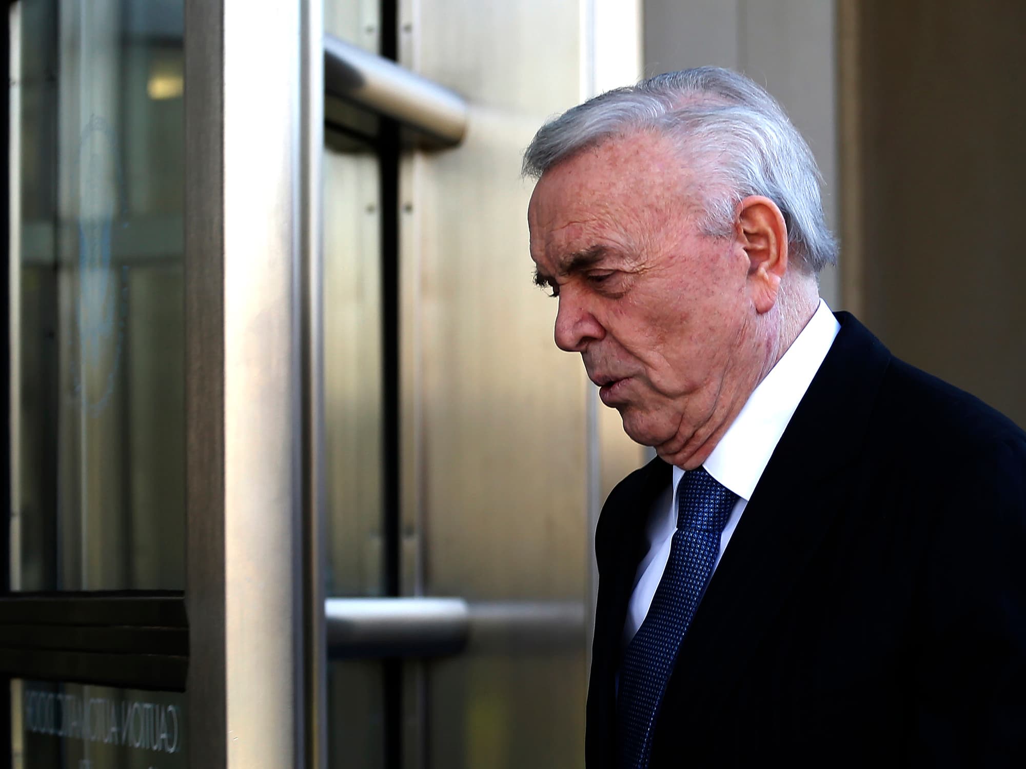 José Maria Marin, ex-presidente da Confederação Brasileira de Futebol (CBF), chega para depor na Corte Federal do Brooklyn em Nova York