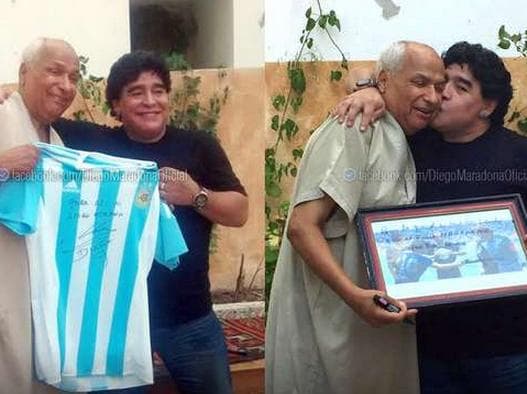 Diego Maradona e Ali Bennaceur trocaram presentes em encontro na Tunísia