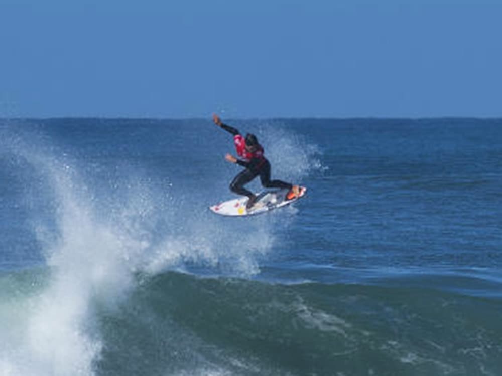 O surfista Gabriel Medina em etapa do mundial de surfe, na França