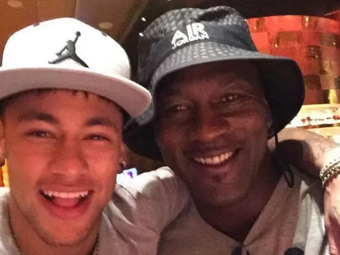 Neymar conheceu Michael Jordan durante suas férias em Las Vegas, em julho de 2015