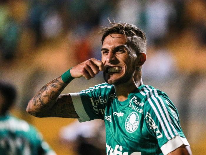 Rafael Marques celebra terceiro gol do Palmeiras contra o Grêmio, no Pacaembu