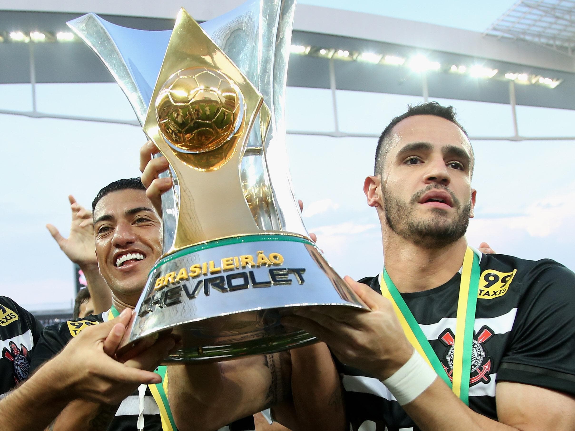 Fundamentais no hexacampeonato, Ralf e Renato Augusto devem seguir os passos de Jadson e ir jogar na China