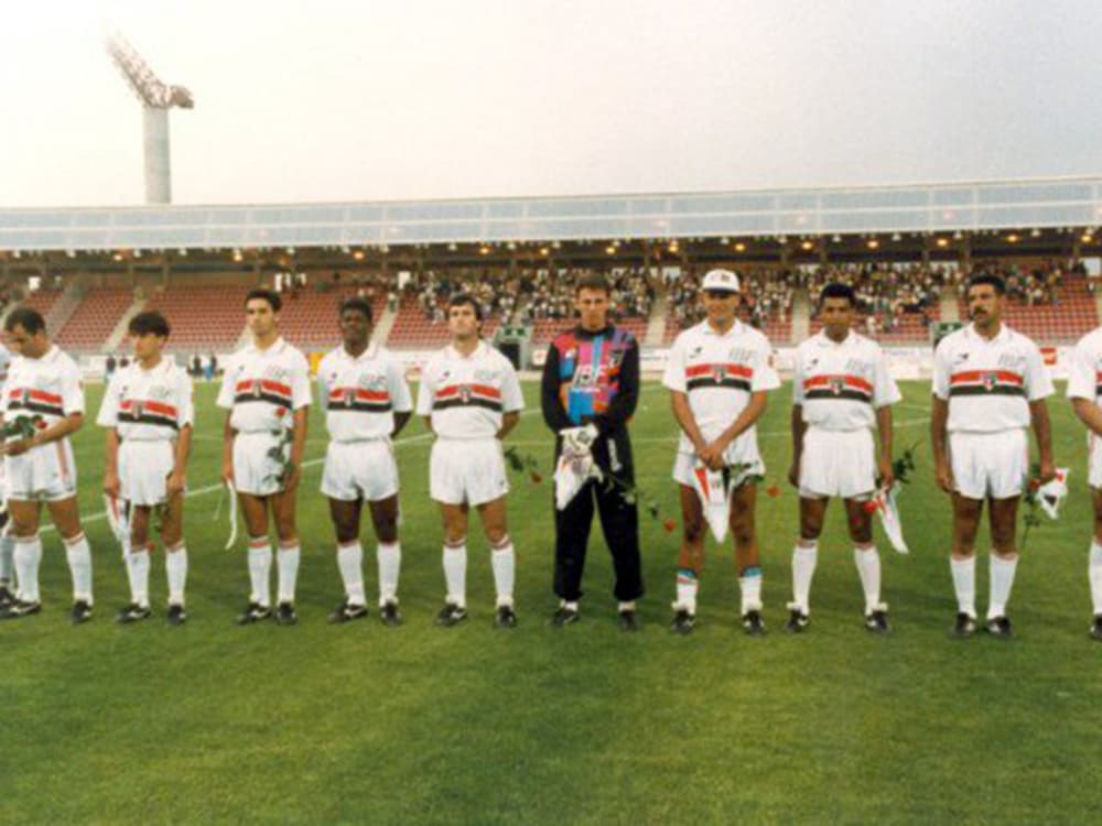 Estreia no São Paulo em Santiago de Compostela, na Espanha, em 1993