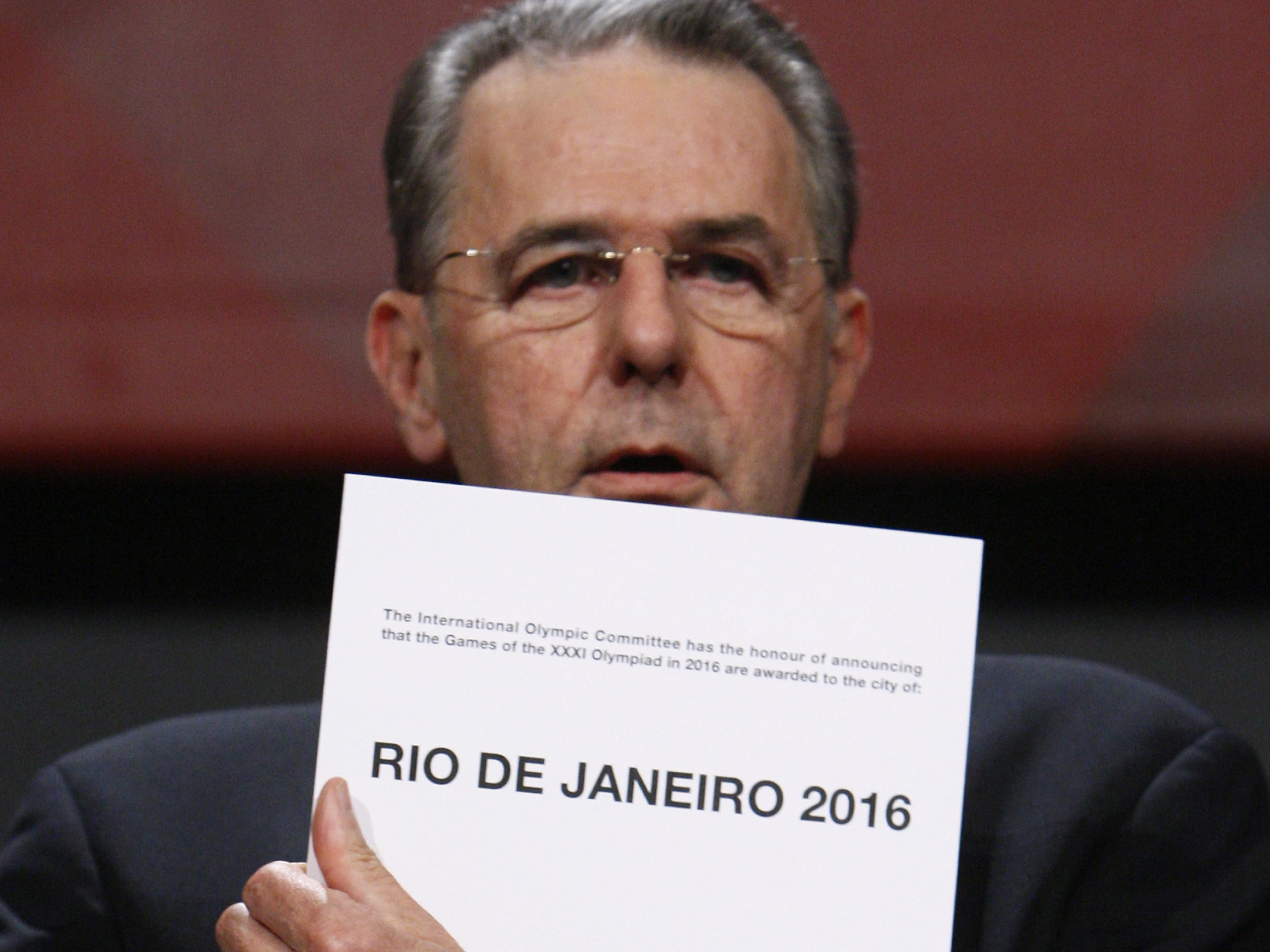 Em cerimônia em Copenhagen, em 2009, o então presidente do COI Jacques Rogge anunciou o Rio como sede dos Jogos de 2016