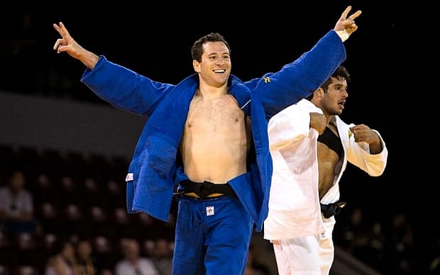 Tiago Camilo comemora vitória sobre Asley Gonzalez na final do Pan