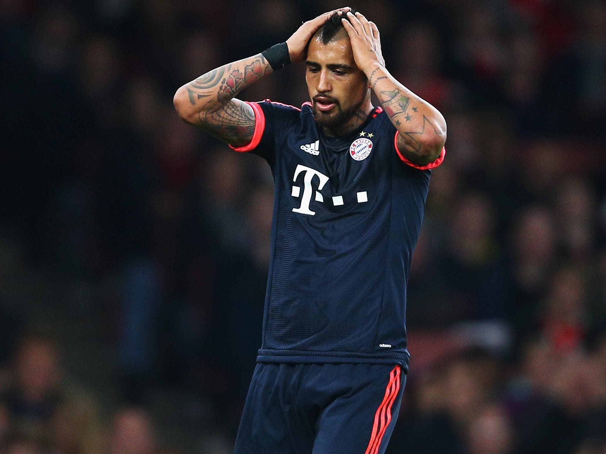Arturo Vidal assina contrato com Bayern de Munique