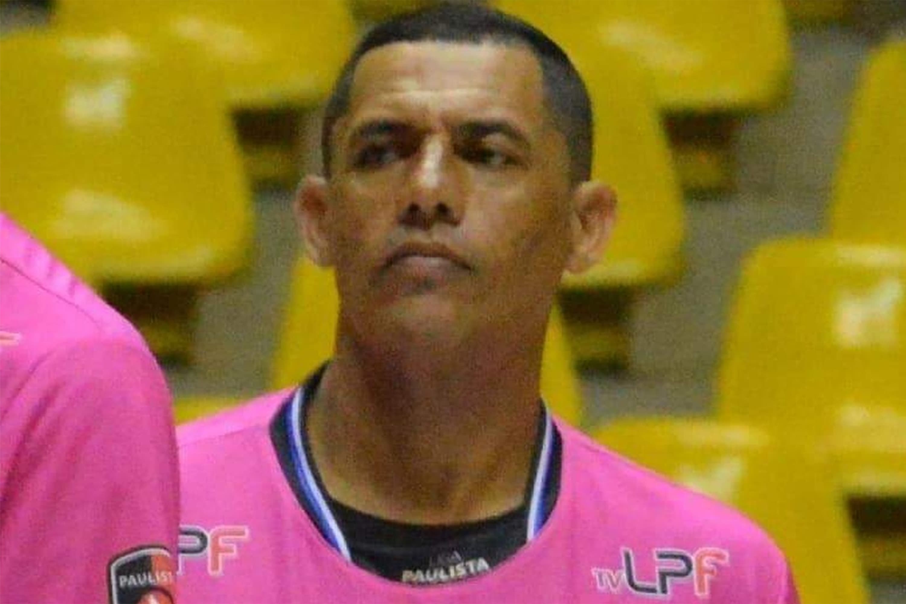 O árbitro da Federação Paulista de Futsal, Isildo Fabiano Bianchi da Silva, 44 anos, morreu após mal súbito durante partida da Copa Paulista de Futsal