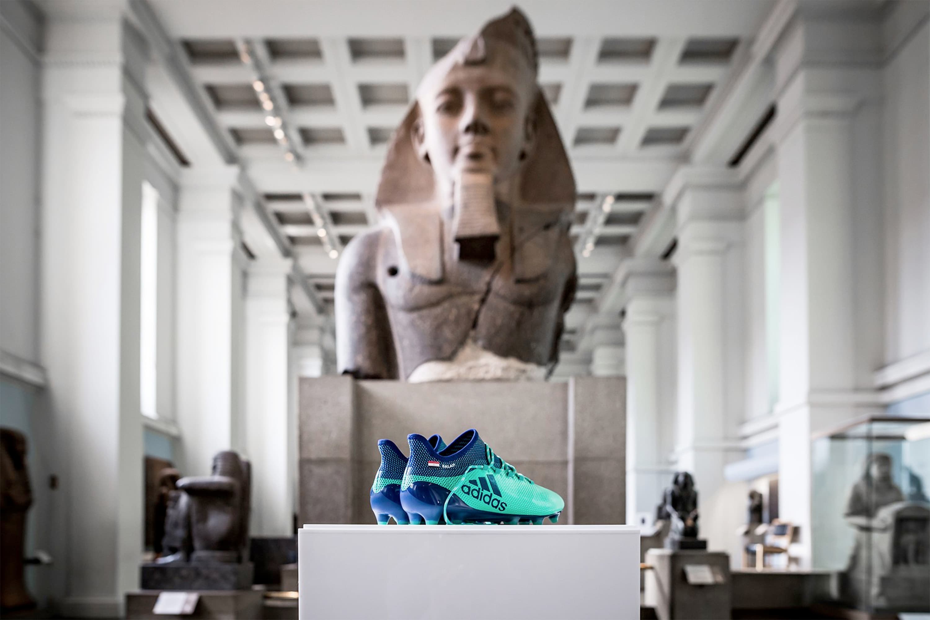 Chuteira de Mohamed Salah no British Museum