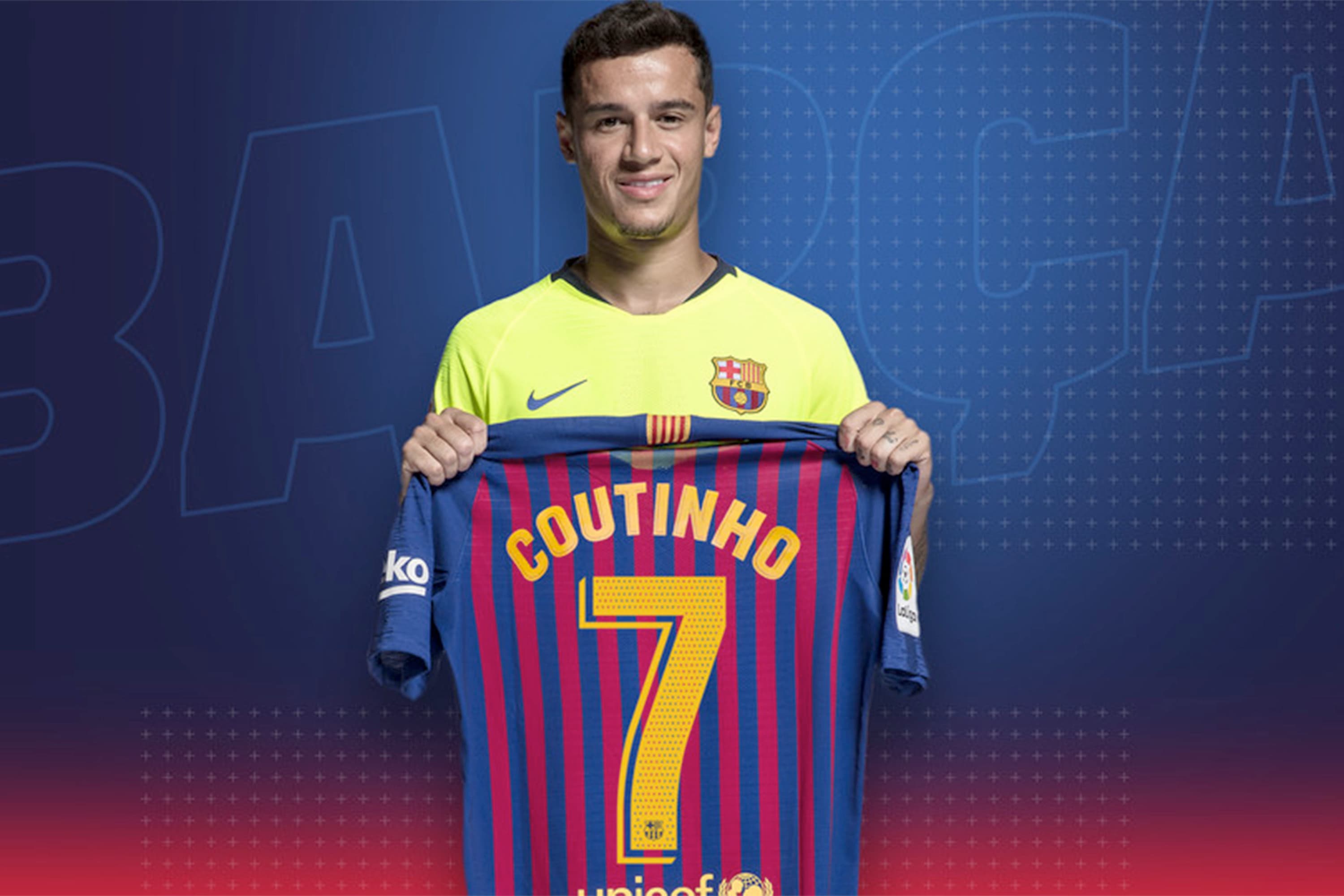 Coutinho recebe a camisa 7 do Barcelona