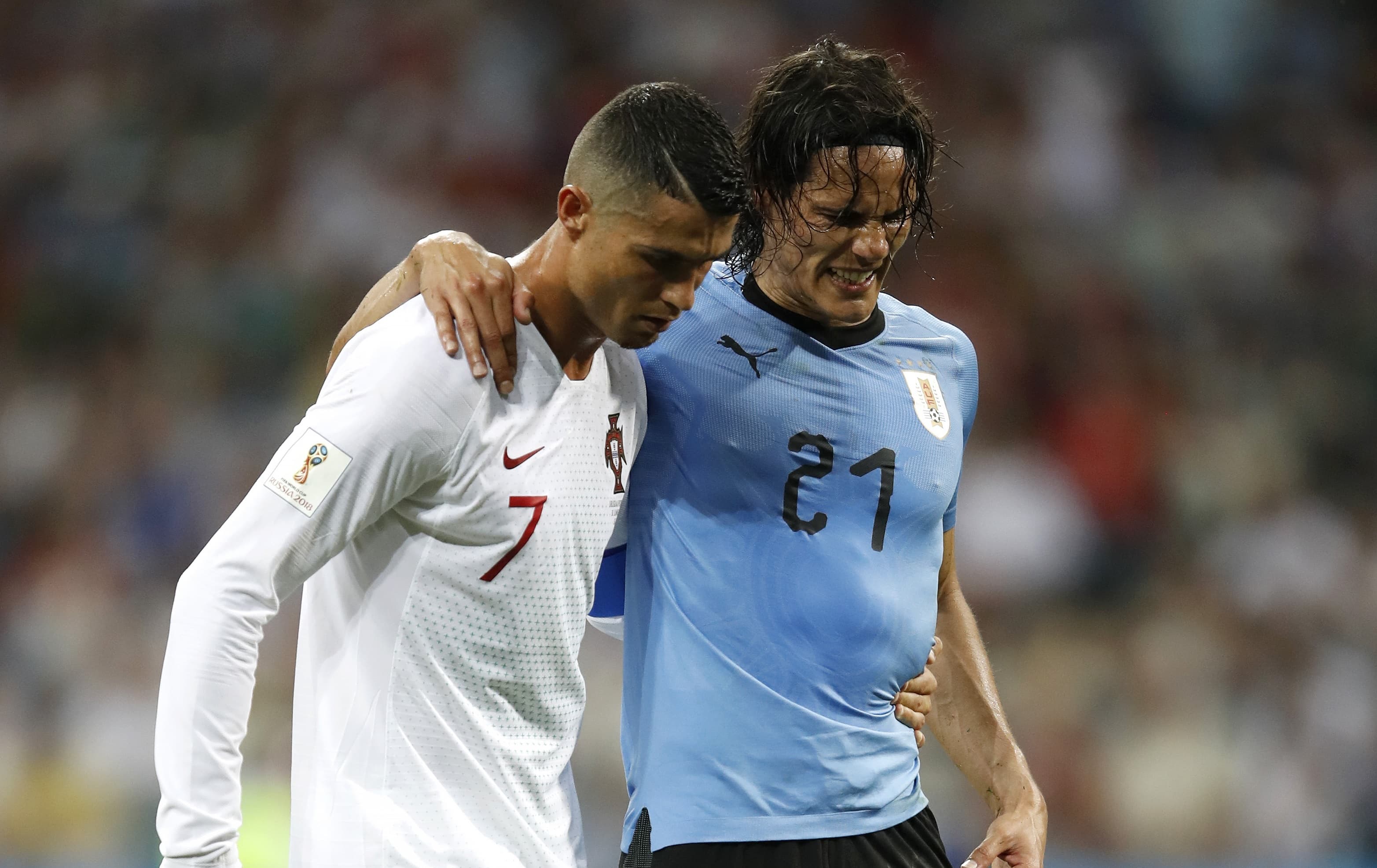 Cristiano Ronaldo e Cavani durante a Copa de 2018