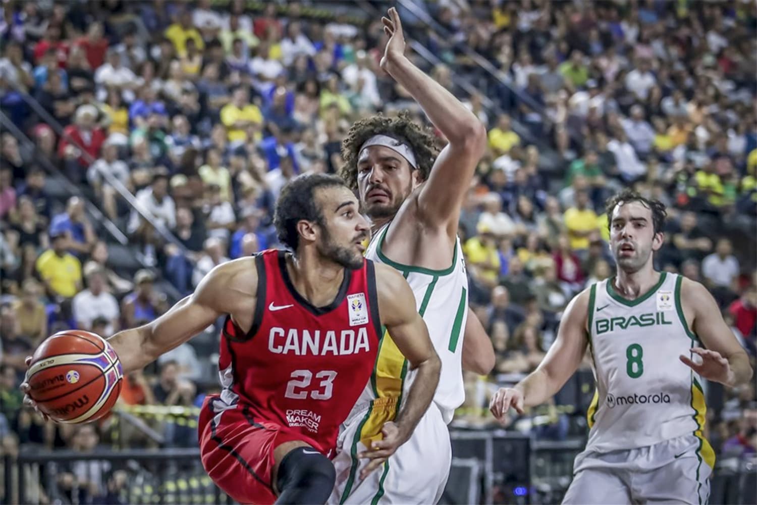 Seleção brasileira de basquete foi derotada por 94 a 67 pelo Canadá em São Paulo