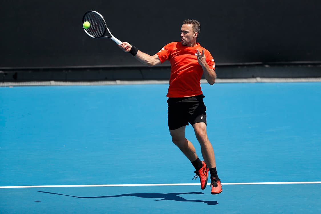 O brasileiro Bruno Soares em sua primeira partida de duplas mistas com Nicole Melichar dos Estados Unidos, contra Irina-Camelia Begu e Horia Tecau da Romênia, durante o sétimo dia do Australian Open em Melbourne Park, na Austrália – 20/01/2019