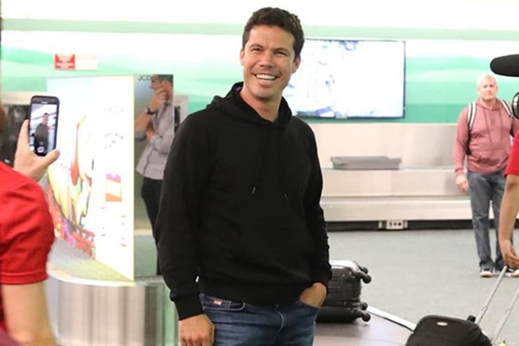 Hernanes desembarca nos Estados Unidos para participar da Flórida Cup pelo São Paulo