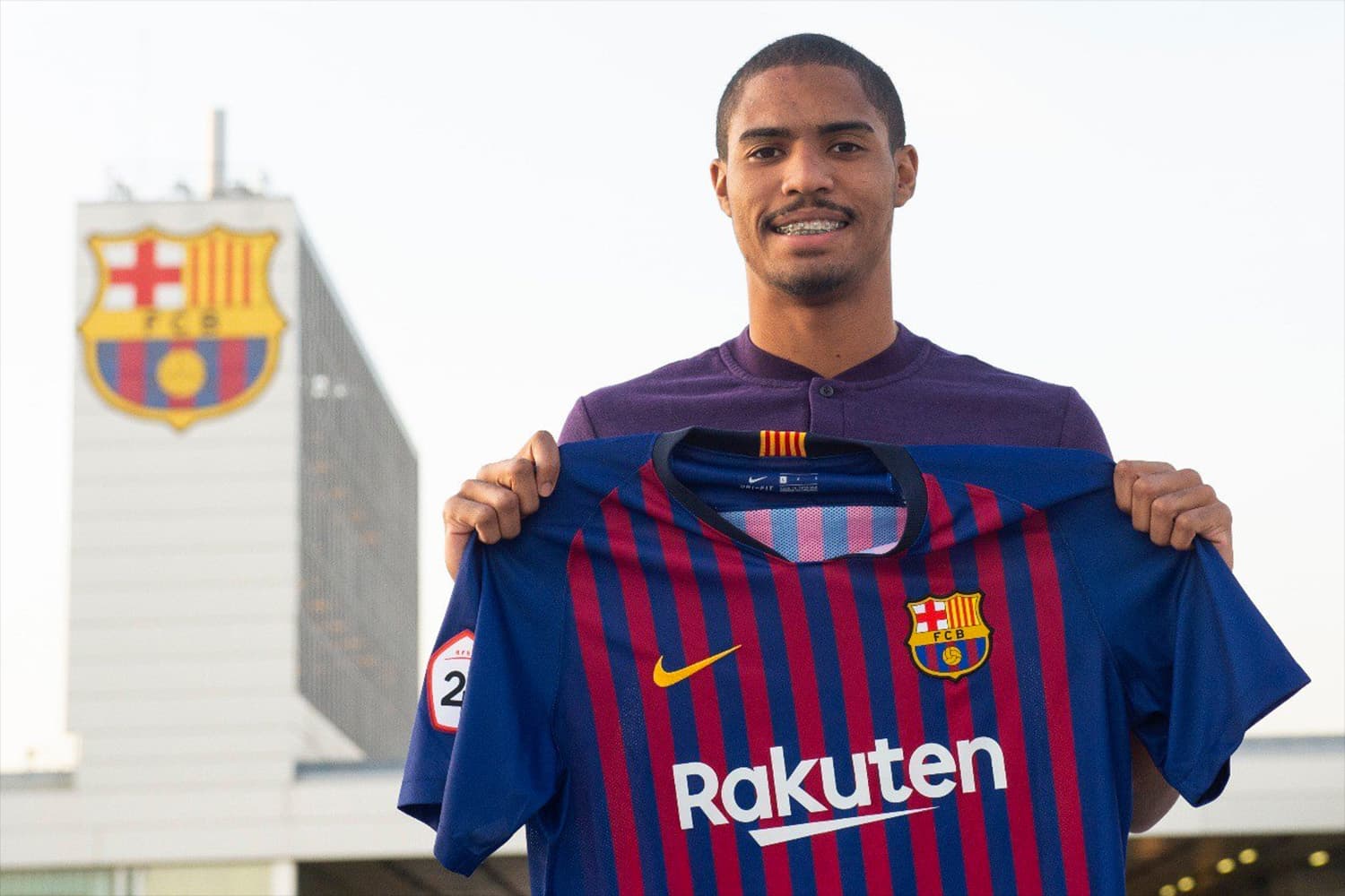 Emprestado do São Paulo FC o atacante Gabriel Novaes é apresentado no Barcelona com contrato até 2020 – 05/02/2019