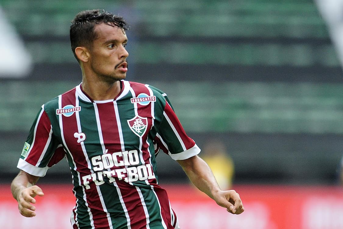 Jogador Gustavo Scarpa, do Fluminense, durante partida contra o Vasco, válida pelo Campeonato Carioca 2017, no estádio do Engenhão no Rio de Janeiro