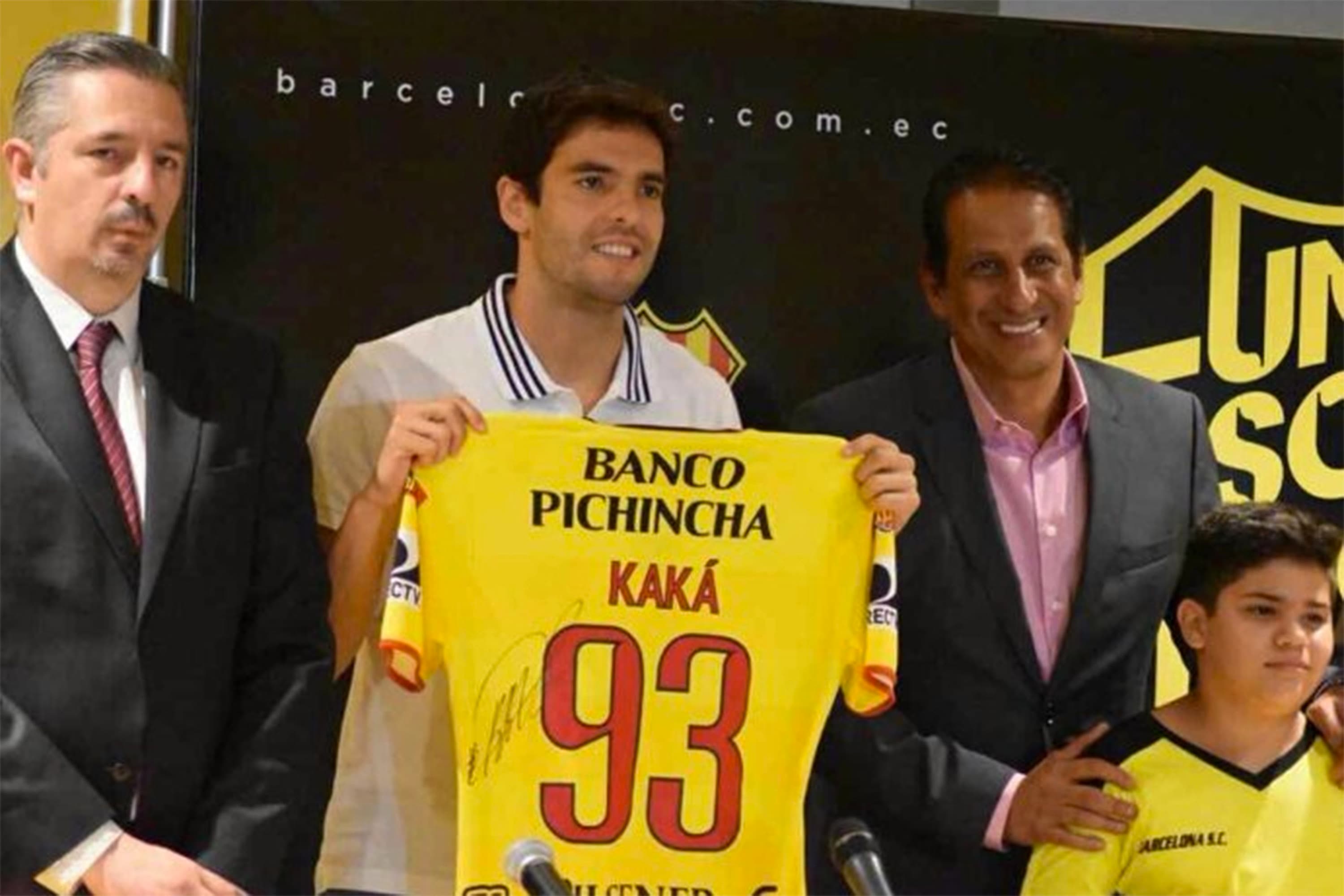 Kaká é apresentado no Barcelona de Guayaquil