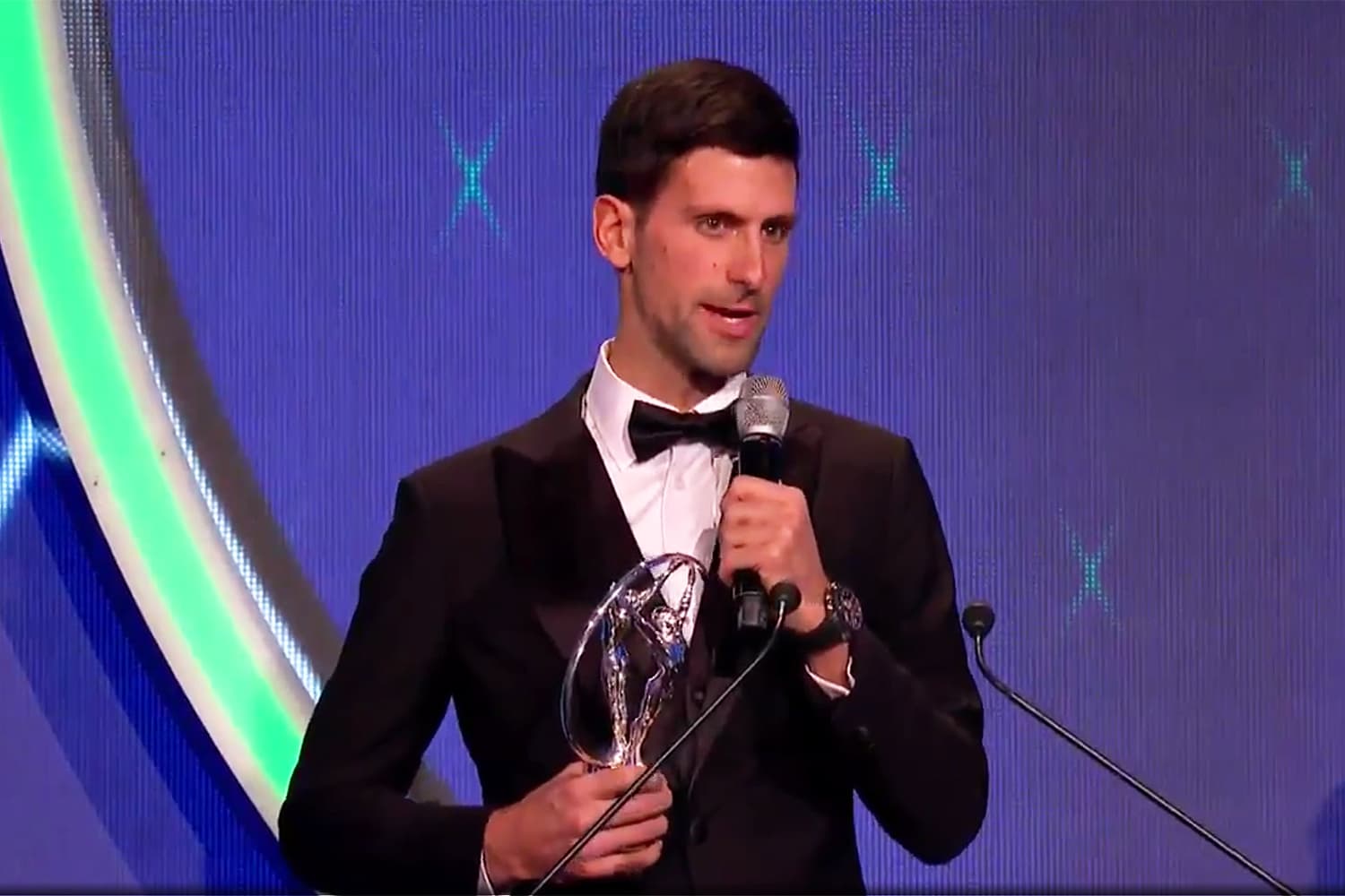 O tenista sérvio Novak Djokovic discursa durante cerimônia de premiação do ‘Laureus’, o Oscar do Esporte – 18/02/2019