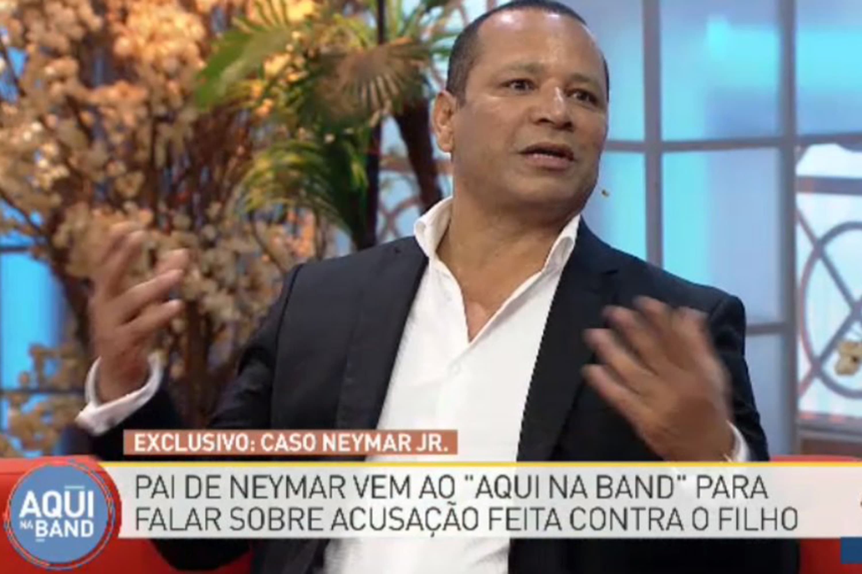 Pai de Neymar participa do programa ‘Aqui Na Band’ para defender o filho das acusação de estupro