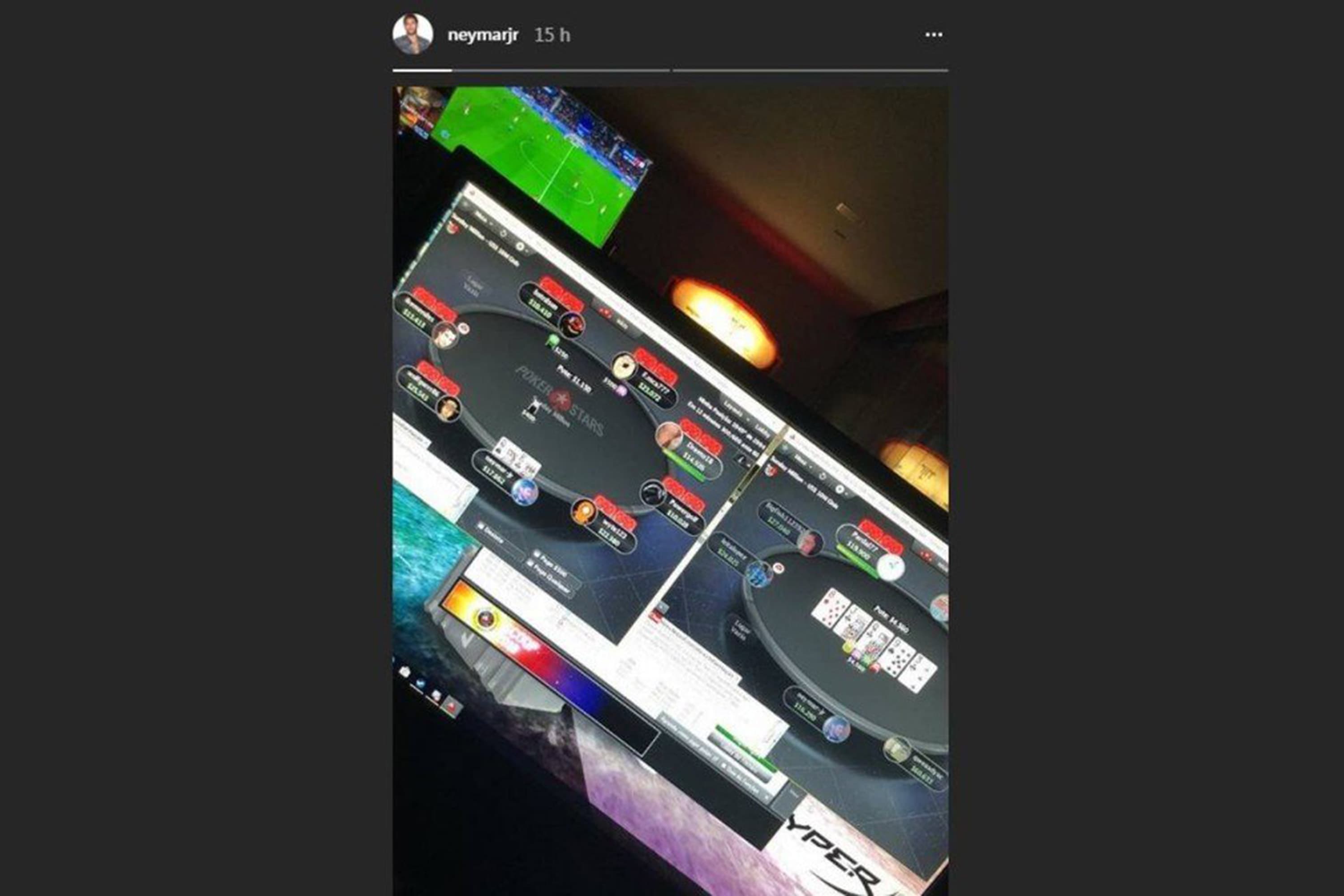 Neymar posta foto jogando pôquer durante partida do PSG no Campeonato Francês