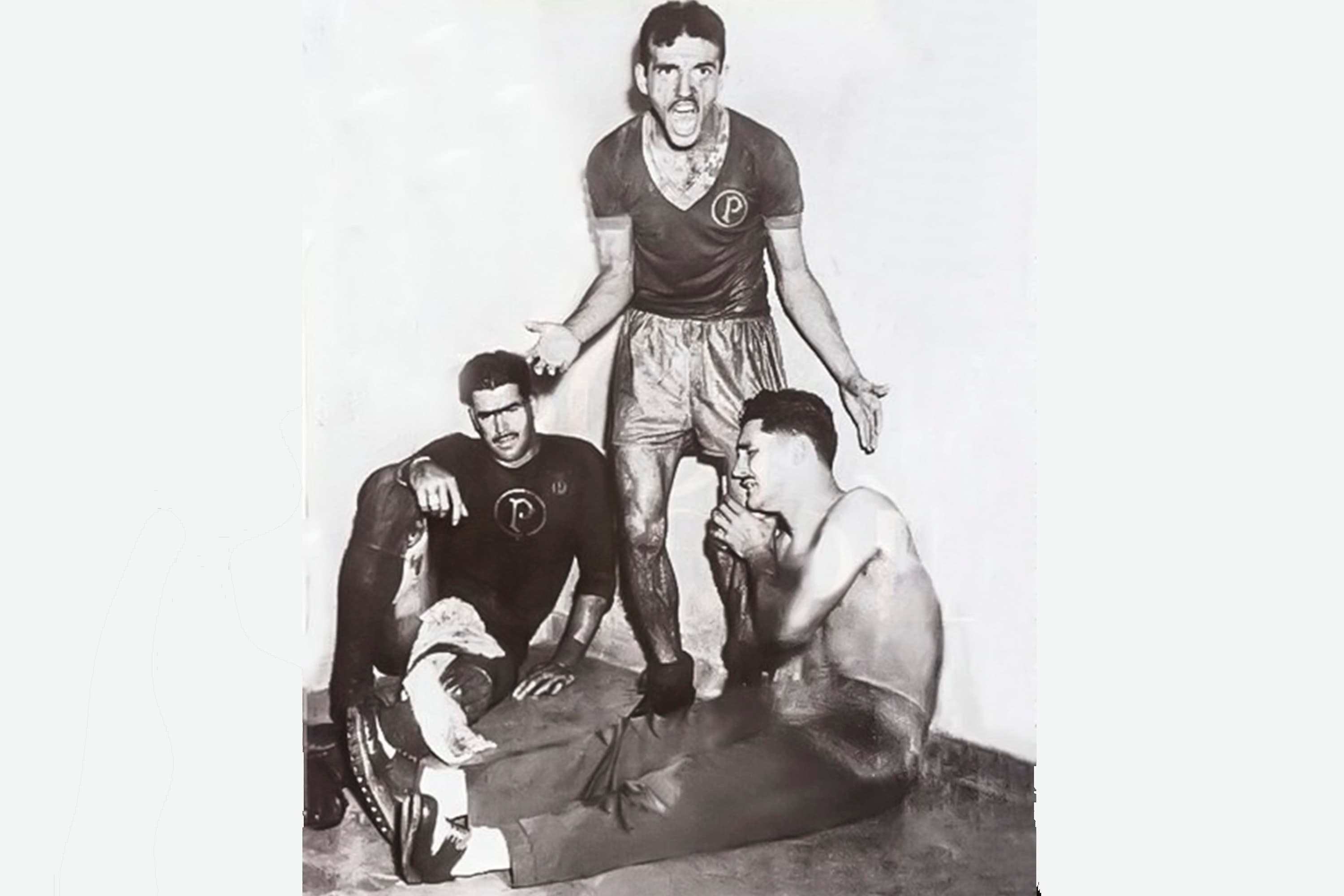 Jair da Rosa Pinto motivando Oberdan Cattani e Nestor no intervalo do ‘Jogo da Lama’, o clássico contra o São Paulo que decidiu o Campeonato Paulista de 1950