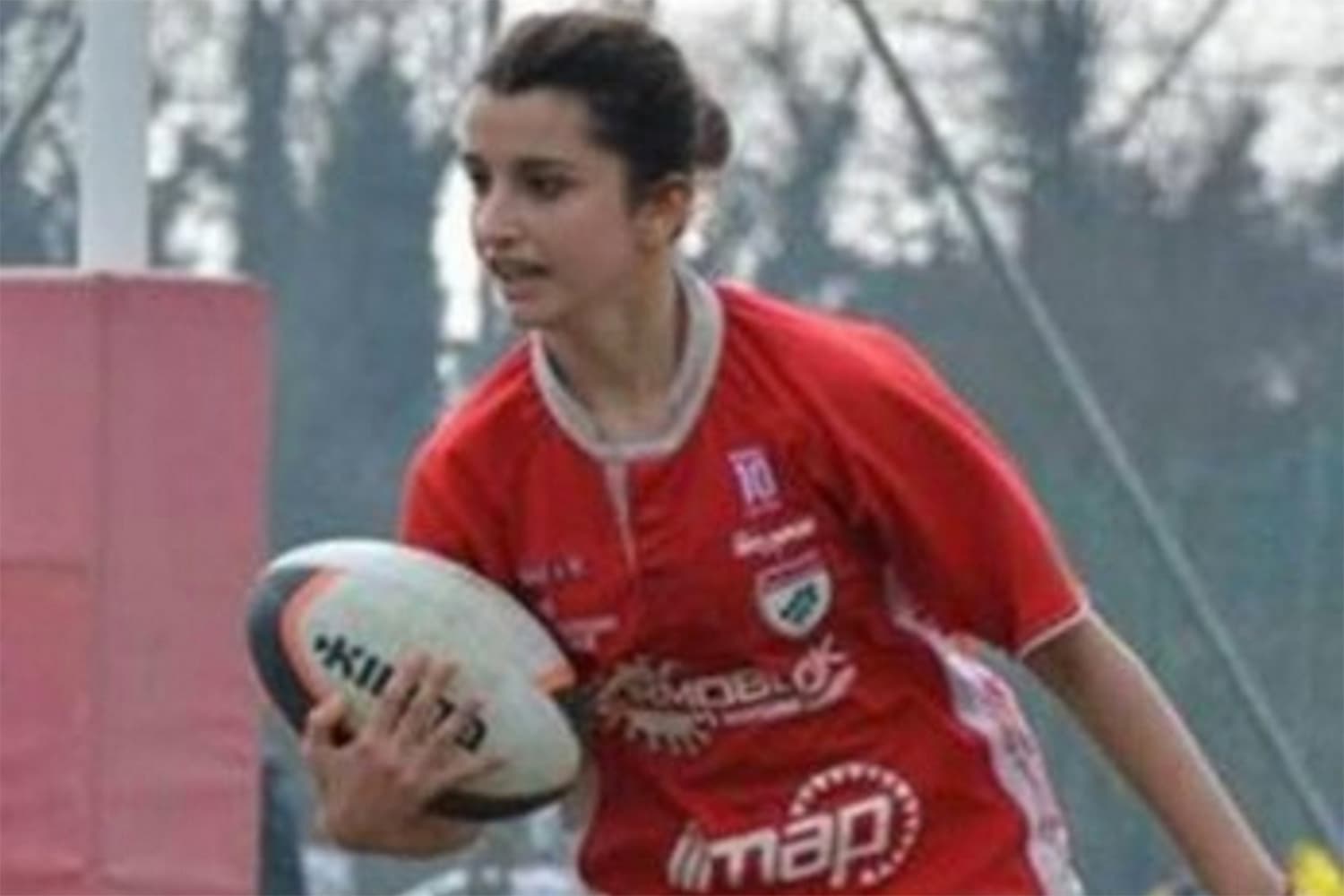 A jogadora italiana de rugby, Rebecca Braglia, 19, morreu em um hospital em Cesena, onde estava internada desde segunda-feira após um choque que sofreu durante partida representando o Amatori Parma Rugby