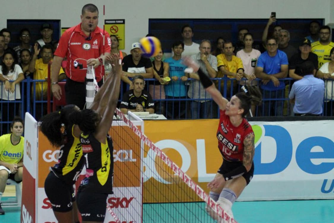 Tifanny, do Bauru, durante a partida contra o Dentil Praia Clube, na Arena Praia, em Uberlândia (MG) – 08/04/2019