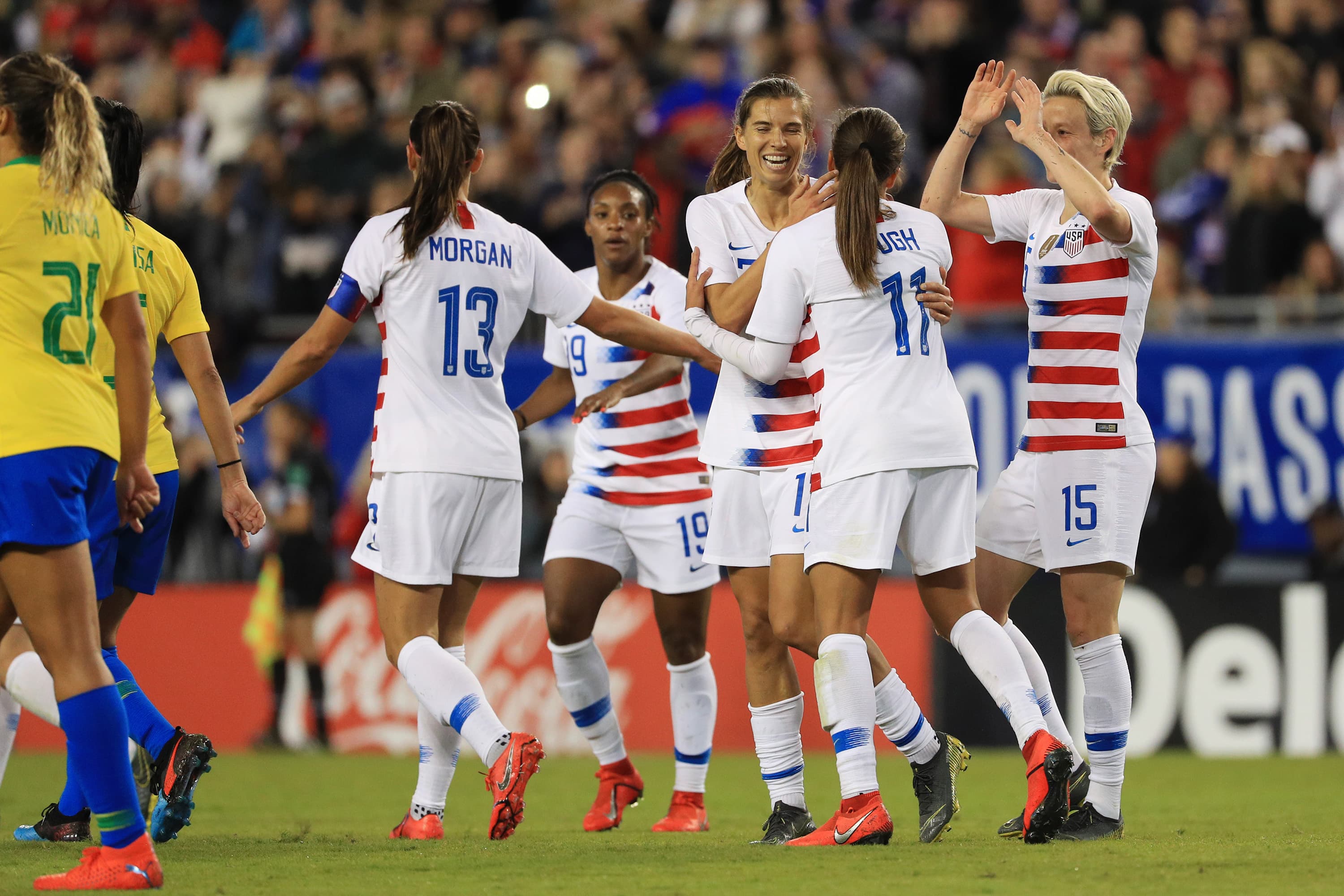 Jogadoras da seleção dos Estados Unidos comemoram o gol da vitória sobre o Brasil em partida válida pelo torneio She Believes Cup em Tampa, na Flórida – 05/03/2019