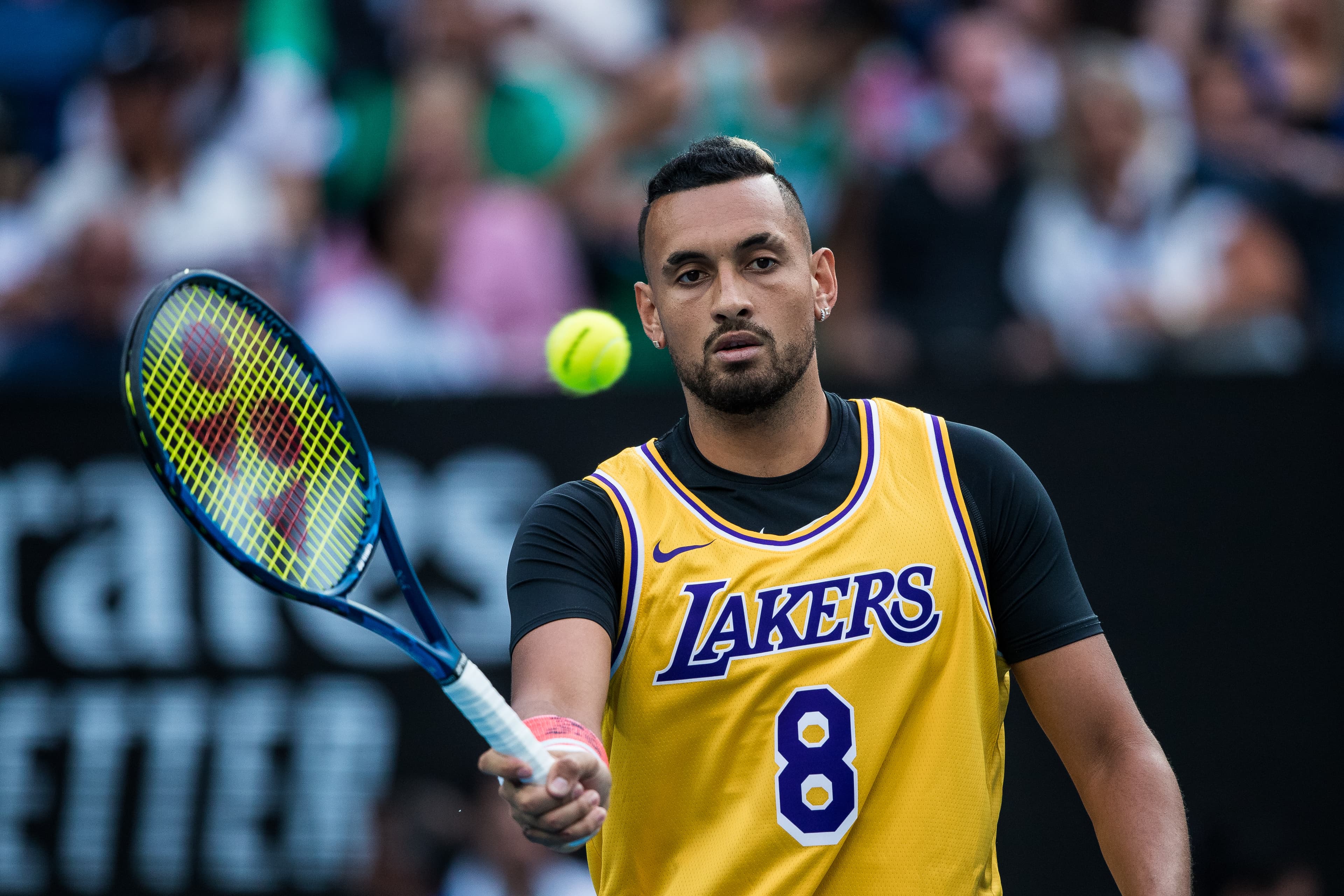 Nick Kyrgios vestiu camisa 8 de Kobe no aquecimento contra Nadal