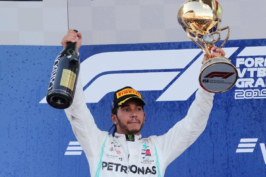 Lewis Hamilton vence GP da Rússia