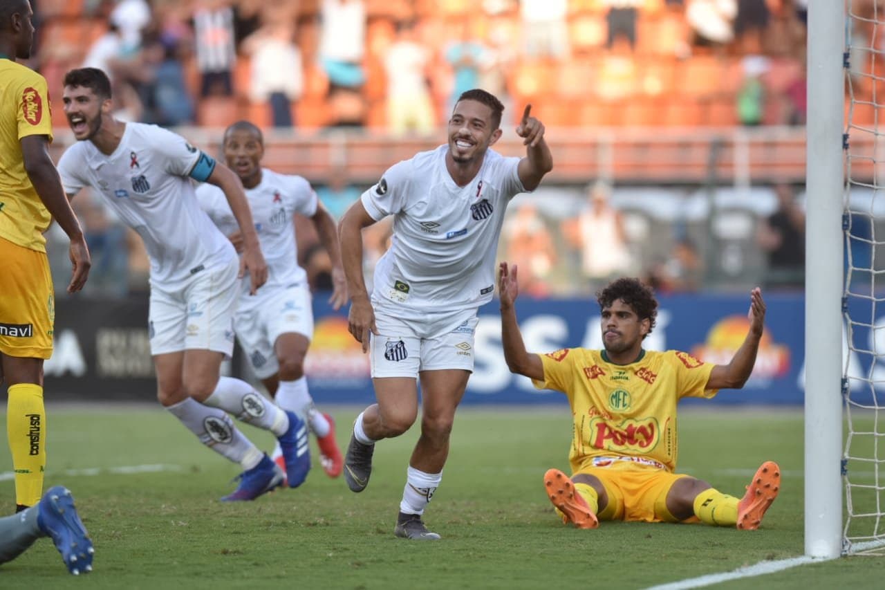 Jean Mota, do Santos