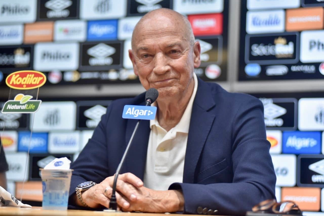 Jesualdo Ferreira em sua apresentação ao Santos