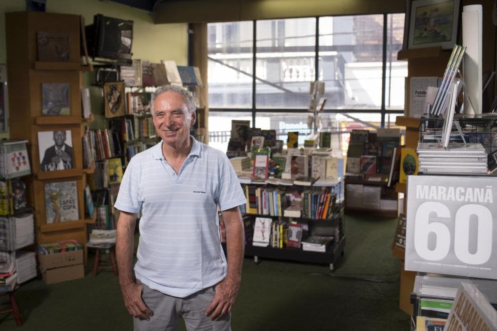 Jose Reinaldo Pontes, proprietário de uma livraria especializada em futebol em Campinas.