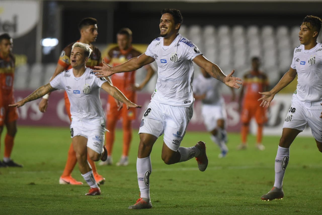 Lucas Veríssimo comemora gol marcado pelo Santos contra o Delfín, do Equador, na segunda rodada da primeira fase da Libertadores – 10/3/2020