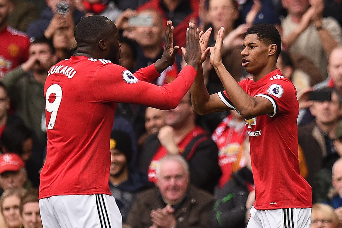 Jogadores do Manchester United comemoram gol contra o Liverpool, pelo Campeonato Inglês, na Inglaterra