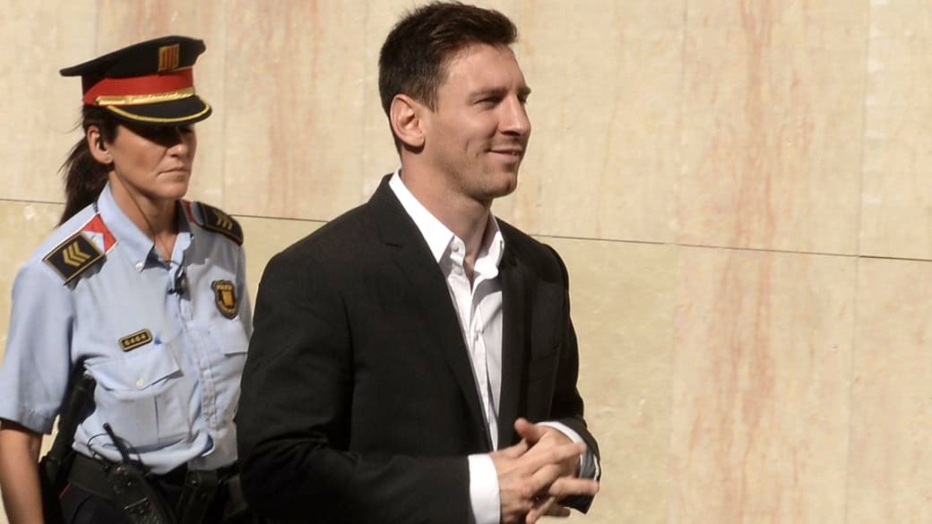 Messi chega à audiência em que responderia à acusação de fraude fiscal