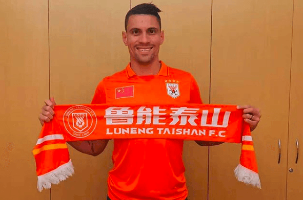 Meia Moisés se transfere do Palmeiras para o Shandong Luneng, da China