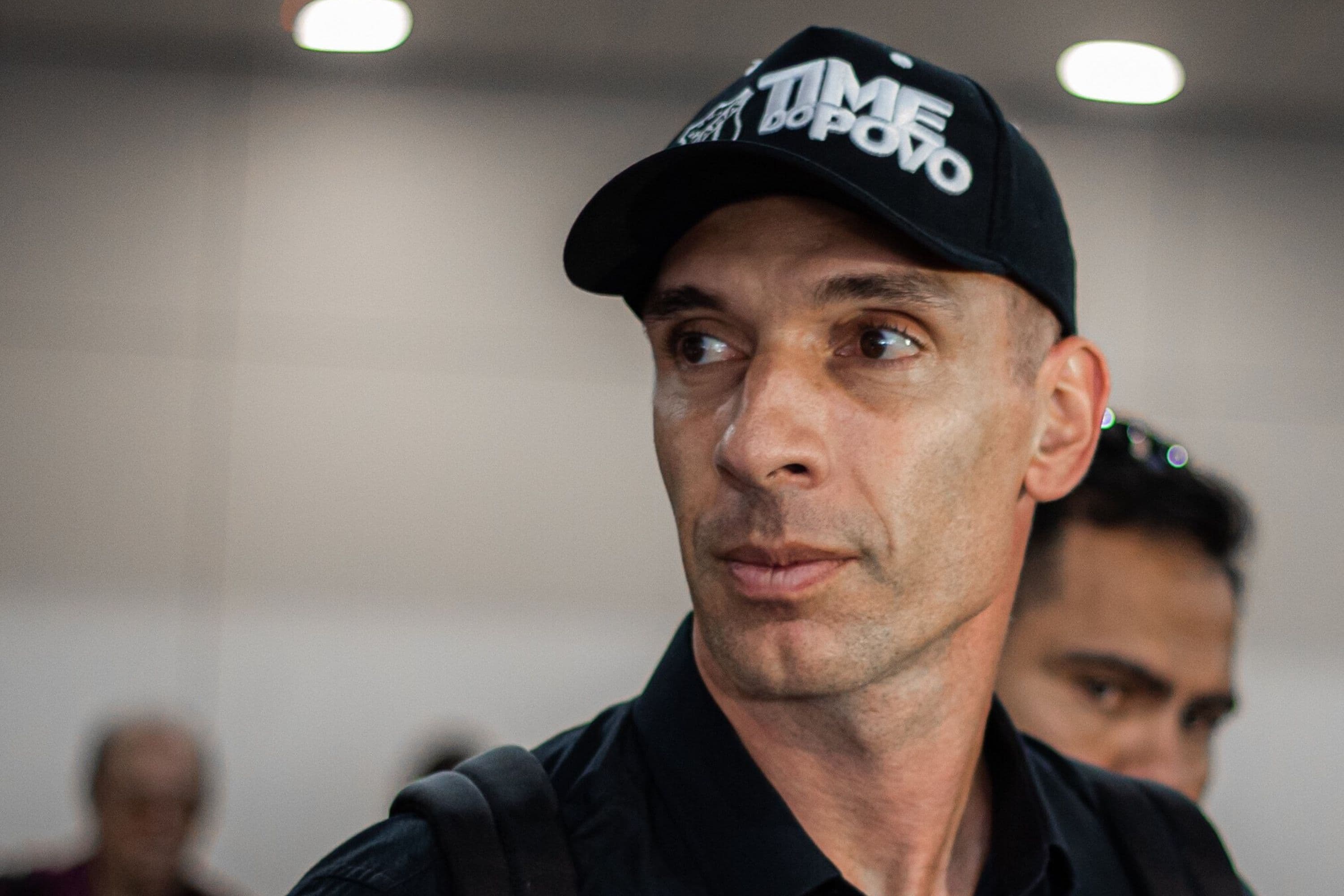 Fernando Prass na chegada à Fortaleza para se apresentar no Ceará – 10/01/2020